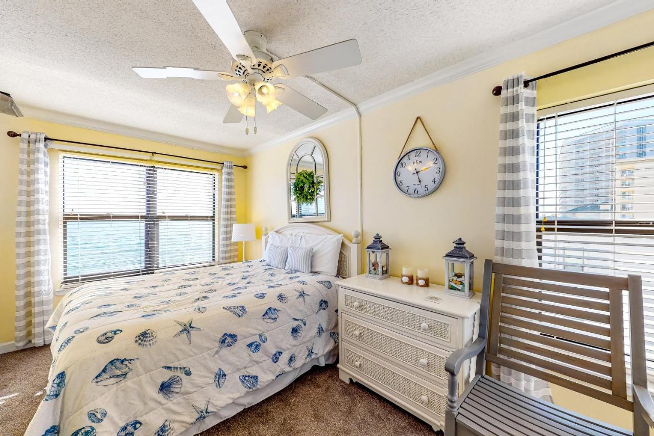 Island Sunrise Apartment